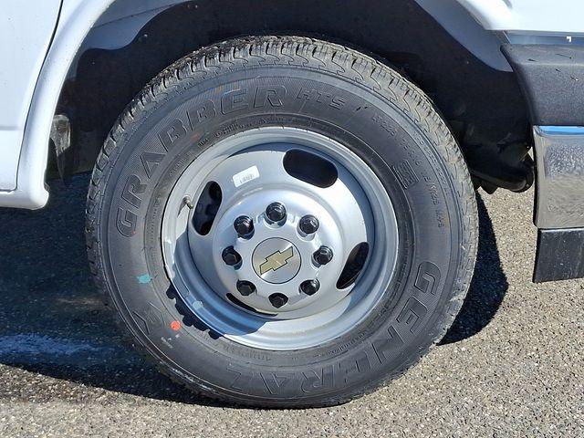2024 Chevrolet Express Cutaway 3500 Vehicle Photo in DANBURY, CT 06810-5034
