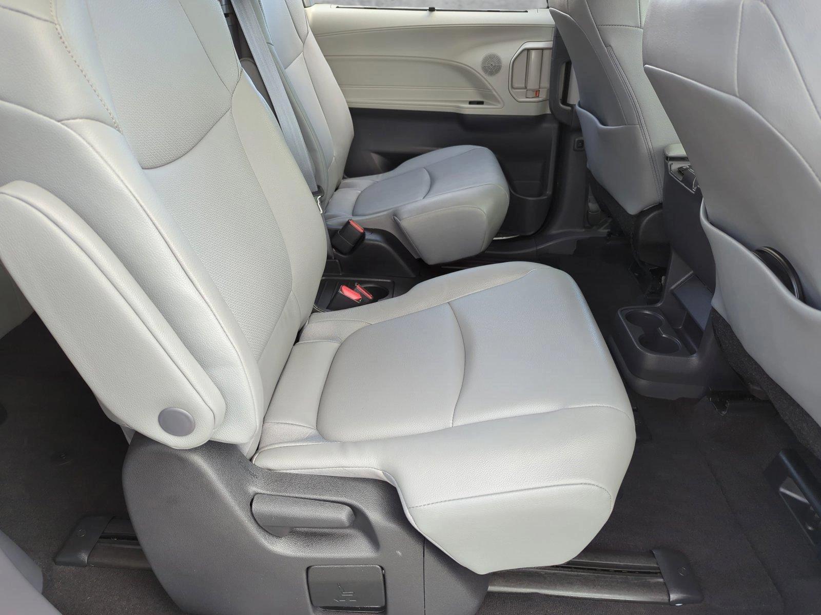 2022 Toyota Sienna Vehicle Photo in Ft. Myers, FL 33907