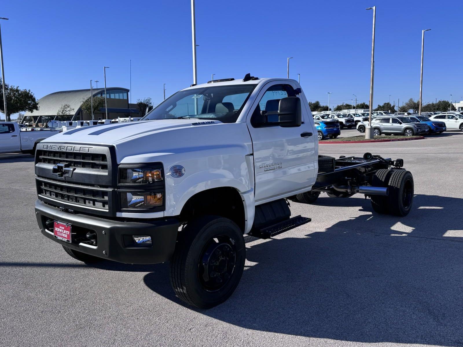 2024 Chevrolet Silverado 5500 HD Vehicle Photo in GEORGETOWN, TX 78626-7508