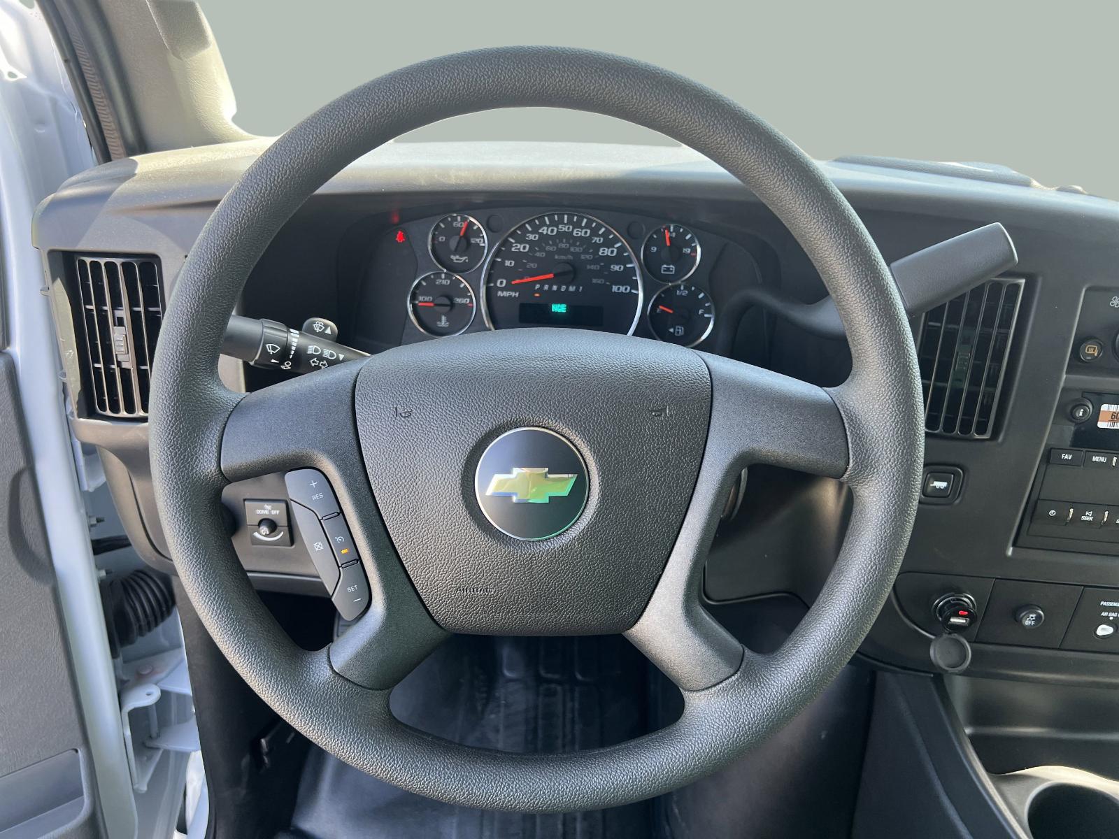 2025 Chevrolet Express Cargo 2500 Vehicle Photo in GEORGETOWN, TX 78626-7508