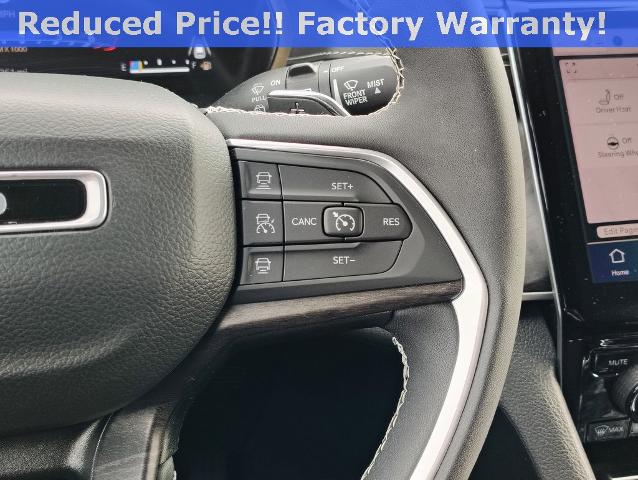 2023 Jeep Grand Cherokee L Vehicle Photo in GREEN BAY, WI 54304-5303