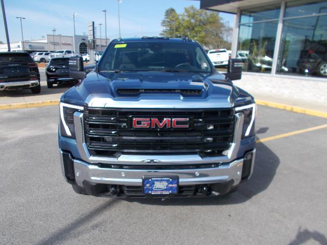 2025 GMC Sierra 3500HD Vehicle Photo in LOWELL, MA 01852-4336