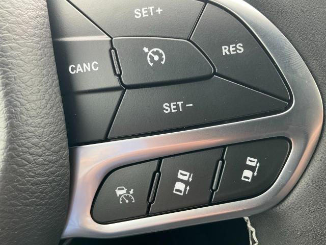 2025 Chrysler Pacifica Vehicle Photo in Kaukauna, WI 54130