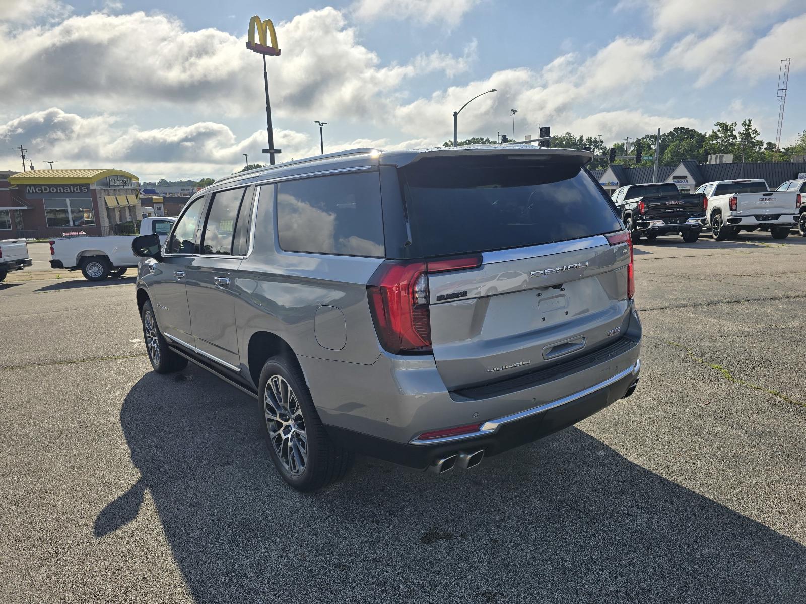 2025 GMC Yukon XL Vehicle Photo in Rolla, MO 65401