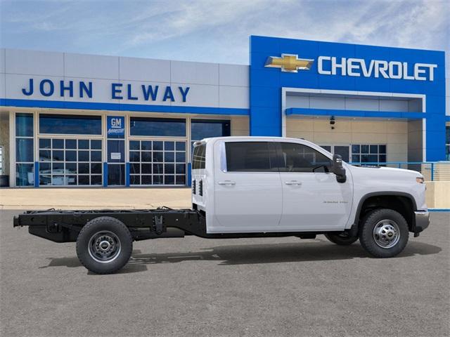 2025 Chevrolet Silverado 3500 HD CC Vehicle Photo in ENGLEWOOD, CO 80113-6708