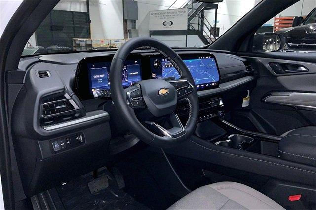 2025 Chevrolet Traverse Vehicle Photo in KANSAS CITY, MO 64114-4502
