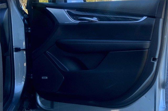 2024 Cadillac XT6 Vehicle Photo in TOPEKA, KS 66609-0000