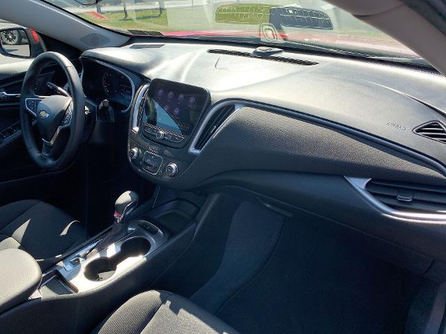 2022 Chevrolet Malibu Vehicle Photo in MOON TOWNSHIP, PA 15108-2571