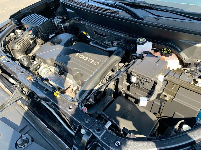 2022 Chevrolet Equinox Vehicle Photo in MOON TOWNSHIP, PA 15108-2571