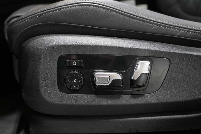 2025 BMW X7 xDrive40i Vehicle Photo in GRAPEVINE, TX 76051