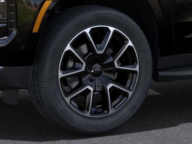 2025 Chevrolet Suburban Vehicle Photo in Roslyn, NY 11576