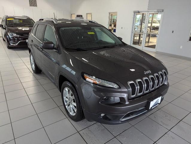 2017 Jeep Cherokee Vehicle Photo in Oshkosh, WI 54901