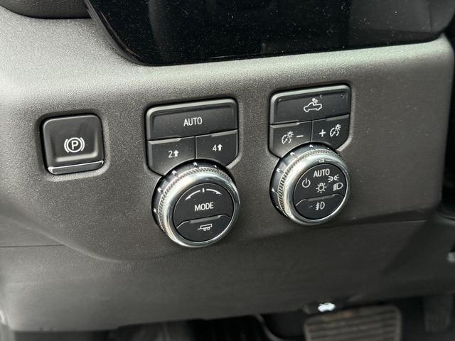 2025 GMC Sierra 1500 Vehicle Photo in COLUMBIA, MO 65203-3903
