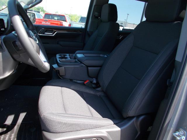 2025 GMC Sierra 1500 Vehicle Photo in LOWELL, MA 01852-4336