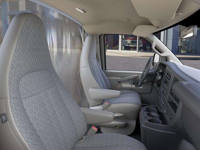 2025 Chevrolet Express Cutaway 3500 Vehicle Photo in DANBURY, CT 06810-5034