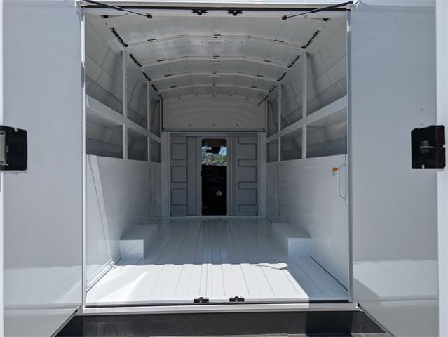 2024 Chevrolet Express Commercial Cutaway Vehicle Photo in ENGLEWOOD, CO 80113-6708