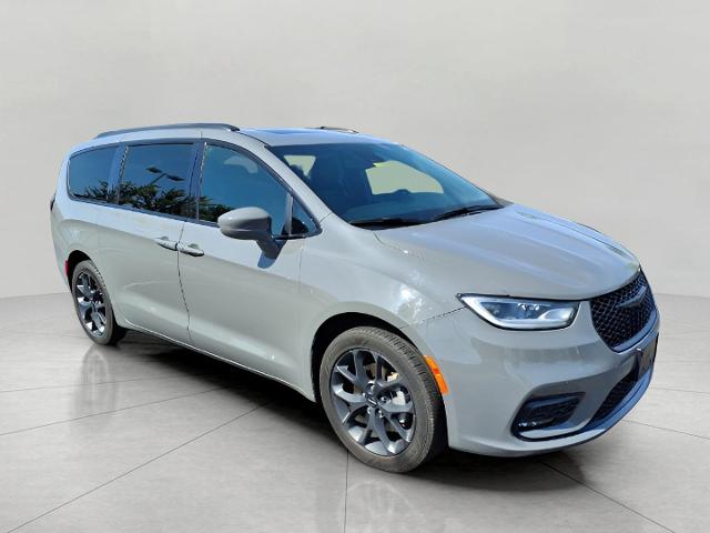 2022 Chrysler Pacifica Vehicle Photo in Oshkosh, WI 54904