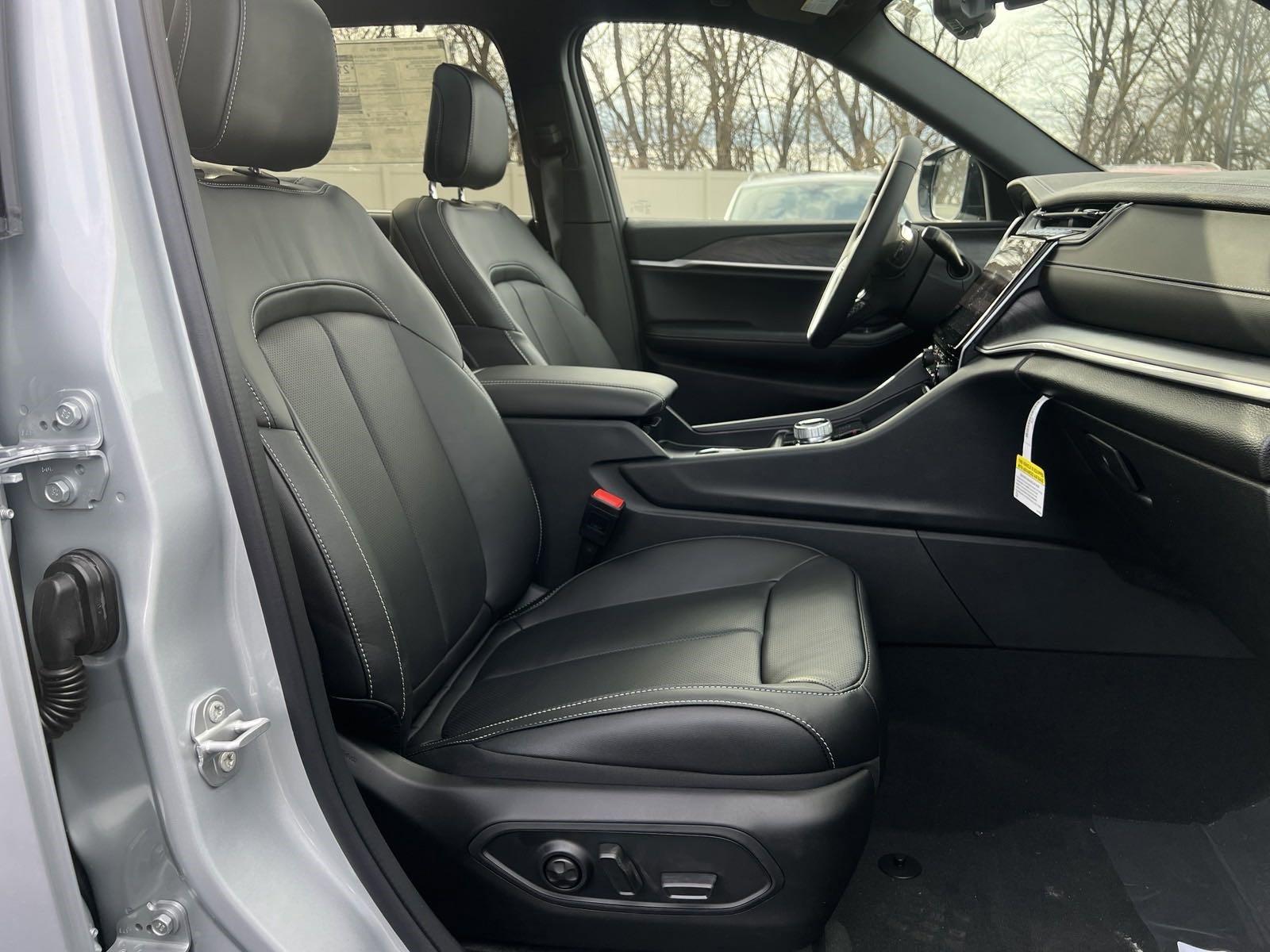 2025 Jeep Grand Cherokee L Vehicle Photo in Mechanicsburg, PA 17050-1707