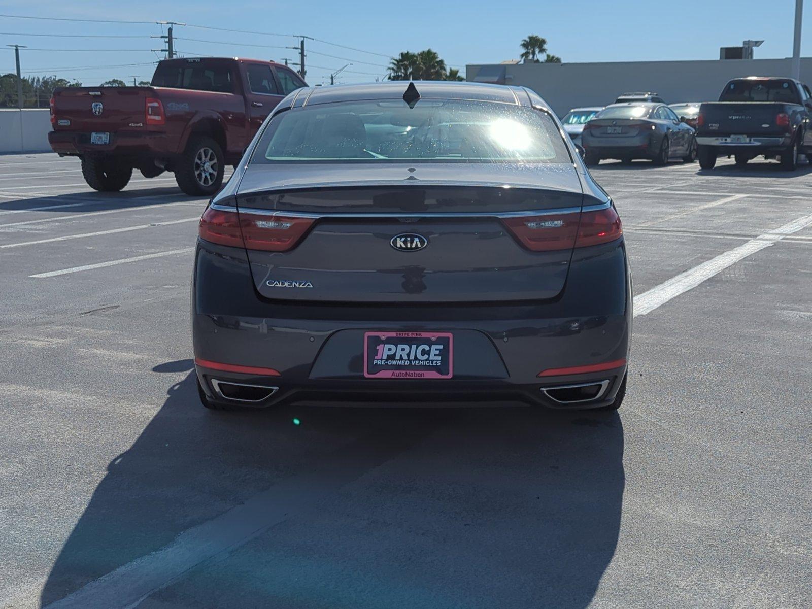 2017 Kia Cadenza Vehicle Photo in Ft. Myers, FL 33907