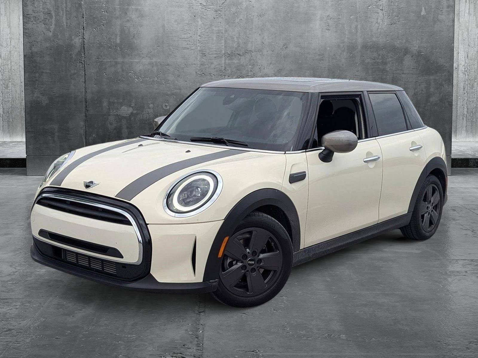 2022 MINI Cooper Hardtop 4 Door Vehicle Photo in Delray Beach, FL 33444