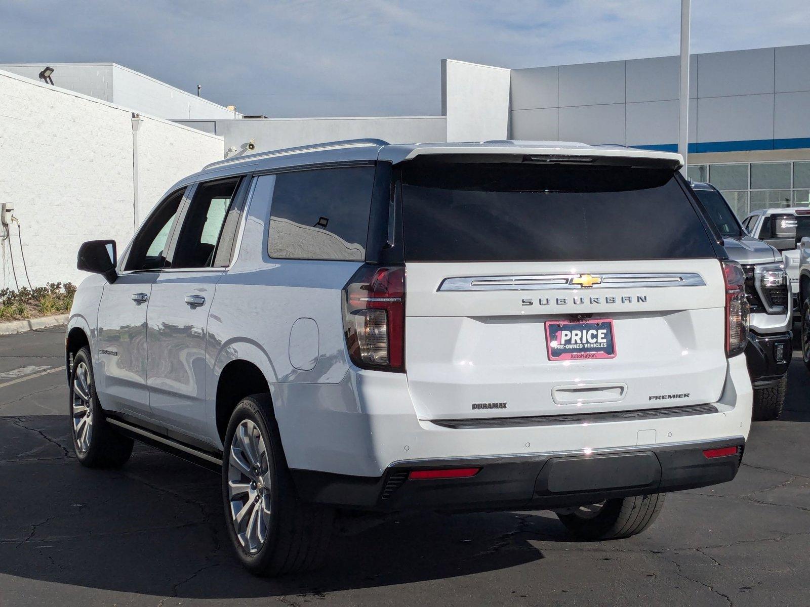 2022 Chevrolet Suburban Vehicle Photo in VALENCIA, CA 91355-1705