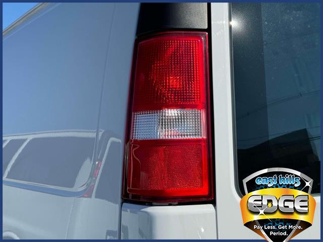2022 GMC Savana Cargo Van Vehicle Photo in Roslyn, NY 11576