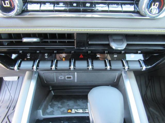 2025 Chevrolet Colorado Vehicle Photo in LEESBURG, FL 34788-4022