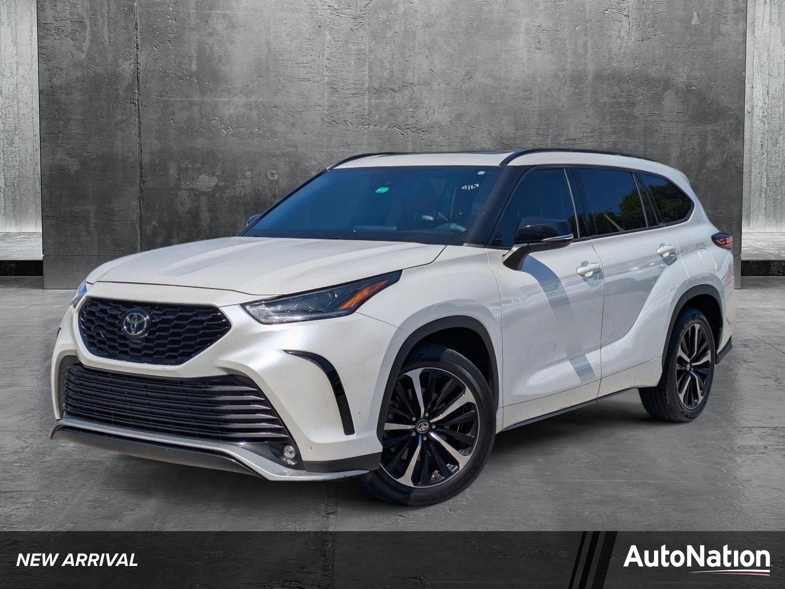 2021 Toyota Highlander Vehicle Photo in GREENACRES, FL 33463-3207