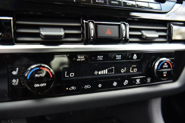 2025 Nissan Pathfinder Vehicle Photo in Ballwin, MO 63011