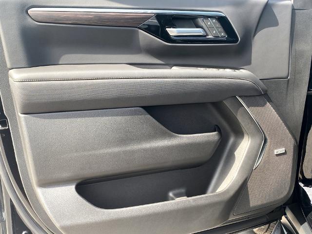 2025 Chevrolet Suburban Vehicle Photo in BEAUFORT, SC 29906-4218