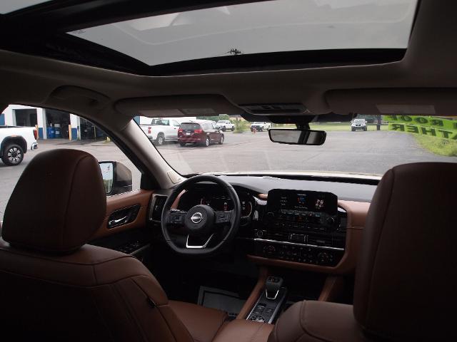 2023 Nissan Pathfinder Vehicle Photo in MADISON, IN 47250-1611