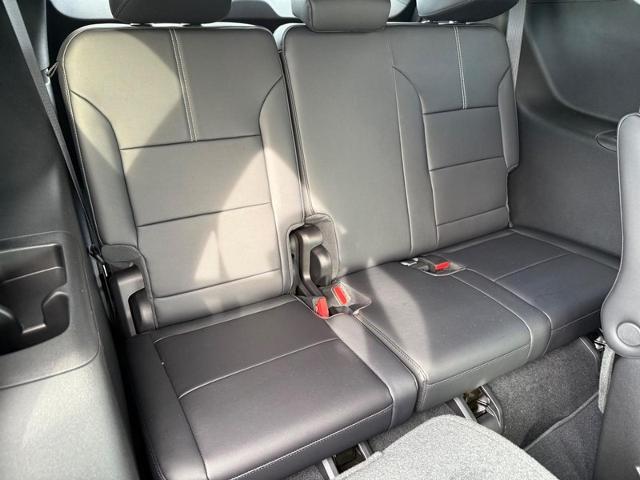 2025 GMC Acadia Vehicle Photo in COLUMBIA, MO 65203-3903