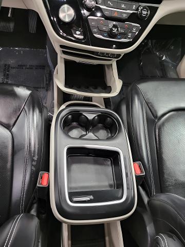 2023 Chrysler Pacifica Vehicle Photo in Kaukauna, WI 54130