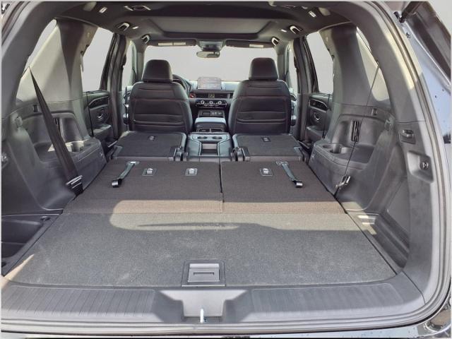 2025 Honda Pilot Vehicle Photo in Oshkosh, WI 54904