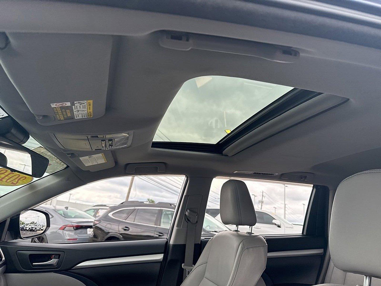 2018 Toyota Highlander Vehicle Photo in Harrisburg, PA 17111