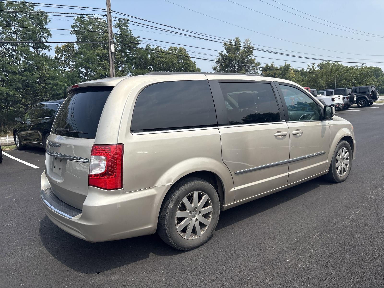 2014 Chrysler Town & Country Vehicle Photo in Mechanicsburg, PA 17050-1707
