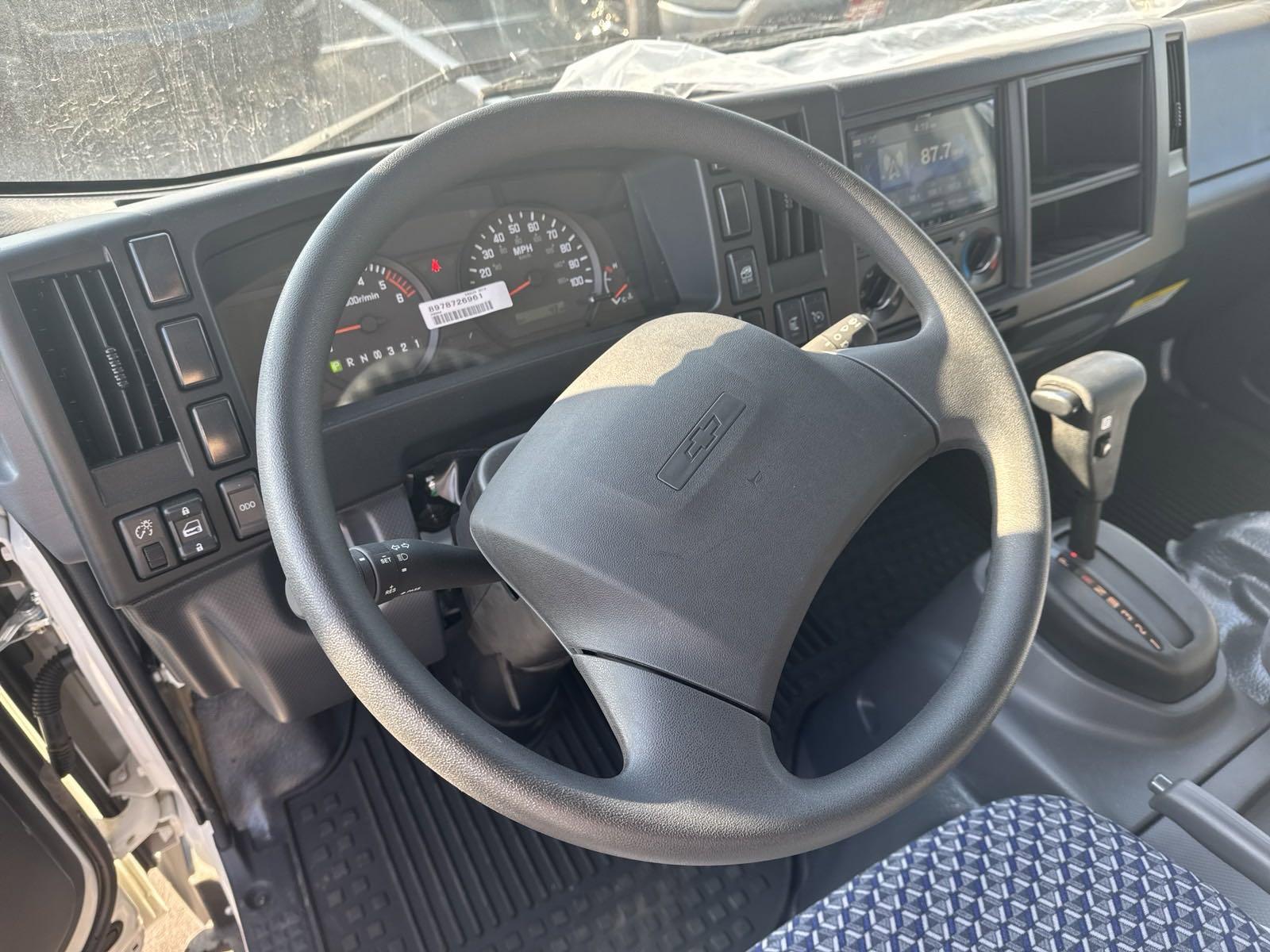 2025 Chevrolet Low Cab Forward 5500 XG Vehicle Photo in GEORGETOWN, TX 78626-7508