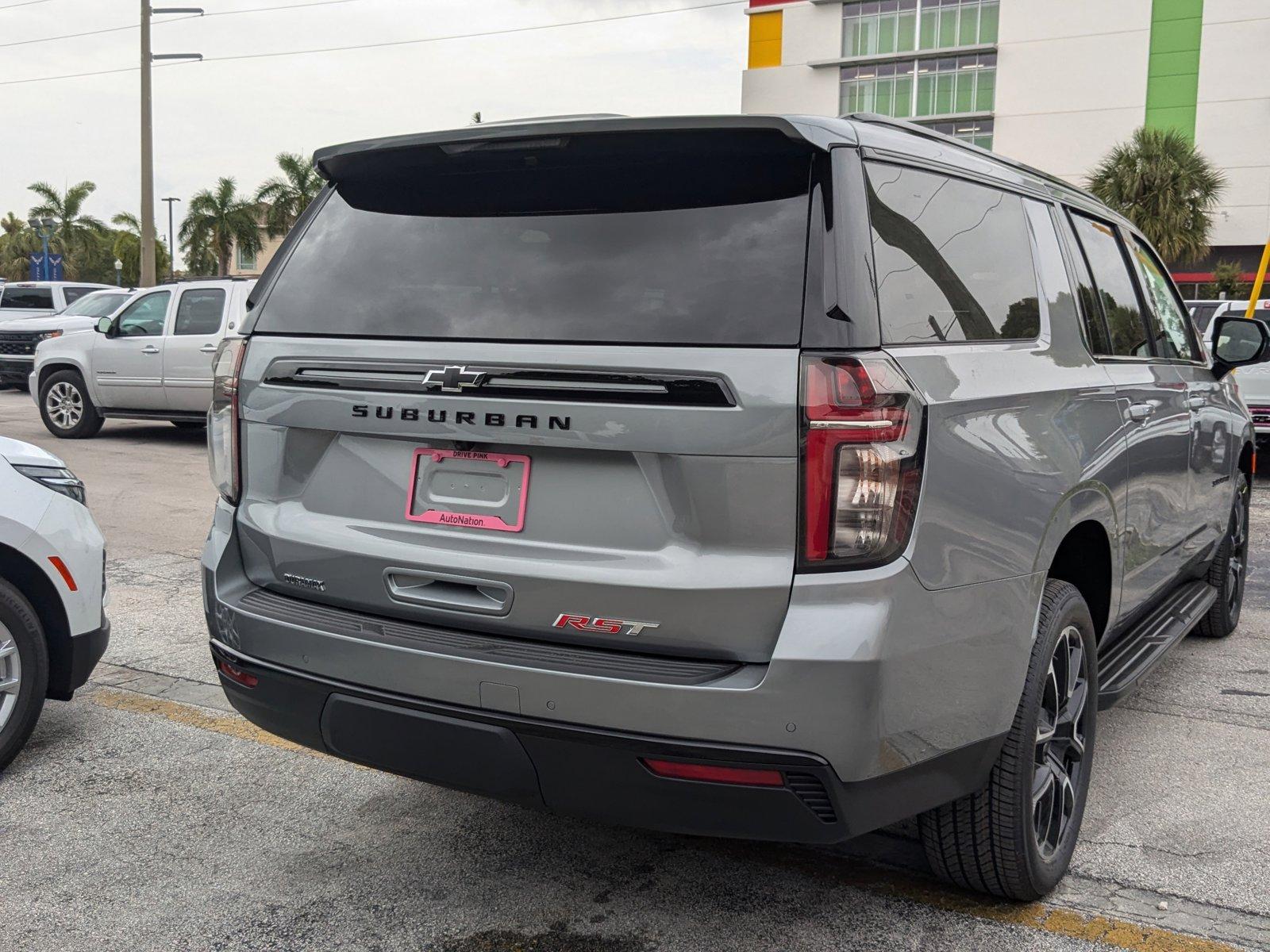 2024 Chevrolet Suburban Vehicle Photo in MIAMI, FL 33134-2699