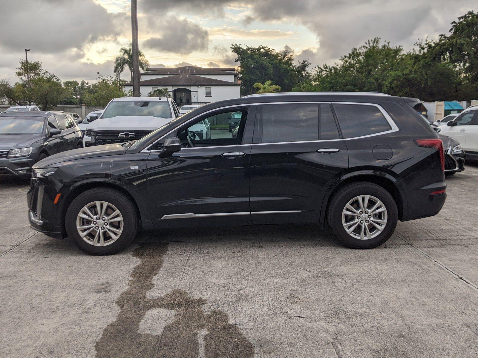 2024 Cadillac XT6 Vehicle Photo in PEMBROKE PINES, FL 33024-6534