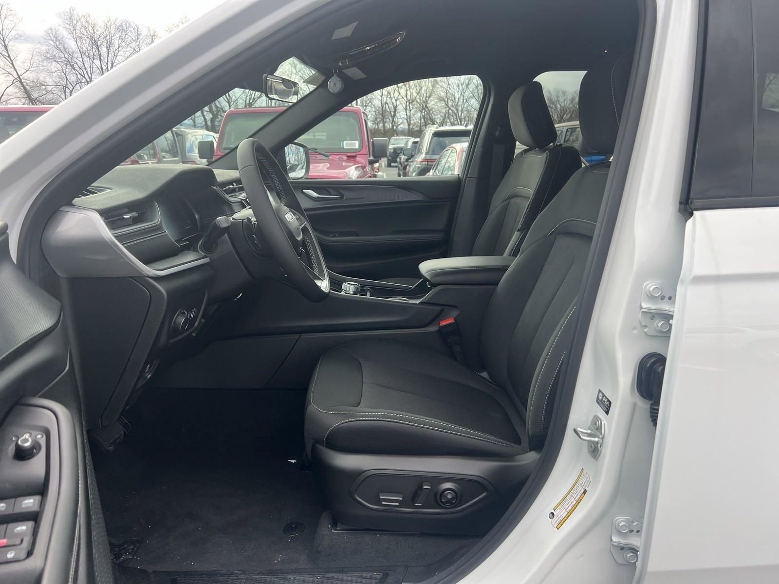 2025 Jeep Grand Cherokee Vehicle Photo in Mechanicsburg, PA 17050-1707