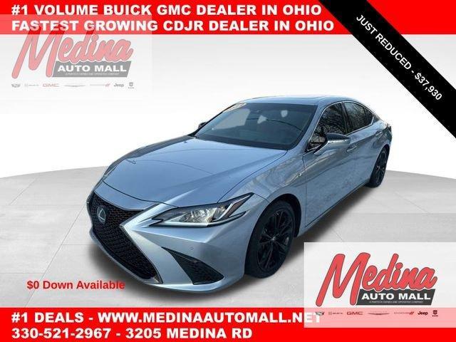 2022 Lexus ES Vehicle Photo in MEDINA, OH 44256-9631