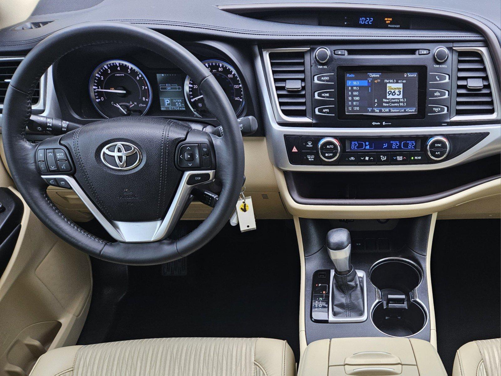 2015 Toyota Highlander Vehicle Photo in Fort Worth, TX 76132