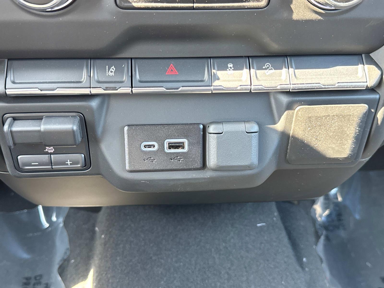 2025 Chevrolet Silverado 2500 HD Vehicle Photo in LOS ANGELES, CA 90007-3794