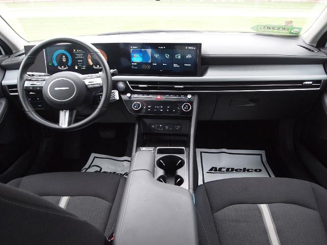2024 Hyundai Sonata Hybrid Vehicle Photo in MADISON, IN 47250-1611