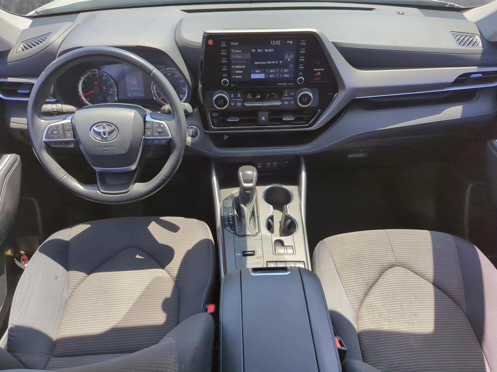 2022 Toyota Highlander Vehicle Photo in Pembroke Pines, FL 33027
