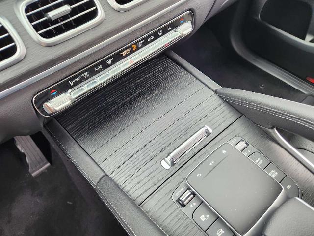2025 Mercedes-Benz GLE Vehicle Photo in HOUSTON, TX 77079