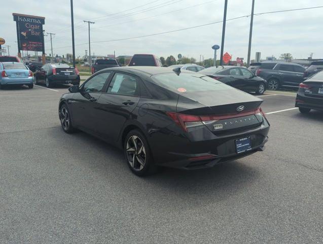 2023 Hyundai ELANTRA Vehicle Photo in Merrillville, IN 46410