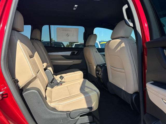 2025 Buick Enclave Vehicle Photo in COLUMBIA, MO 65203-3903
