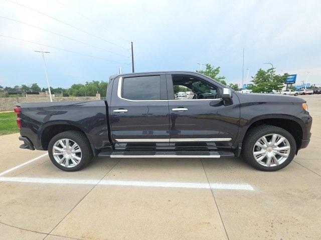 2024 Chevrolet Silverado 1500 Vehicle Photo in ENGLEWOOD, CO 80113-6708