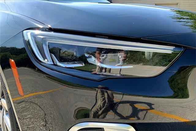 2020 Buick Regal Sportback Vehicle Photo in KANSAS CITY, MO 64114-4545